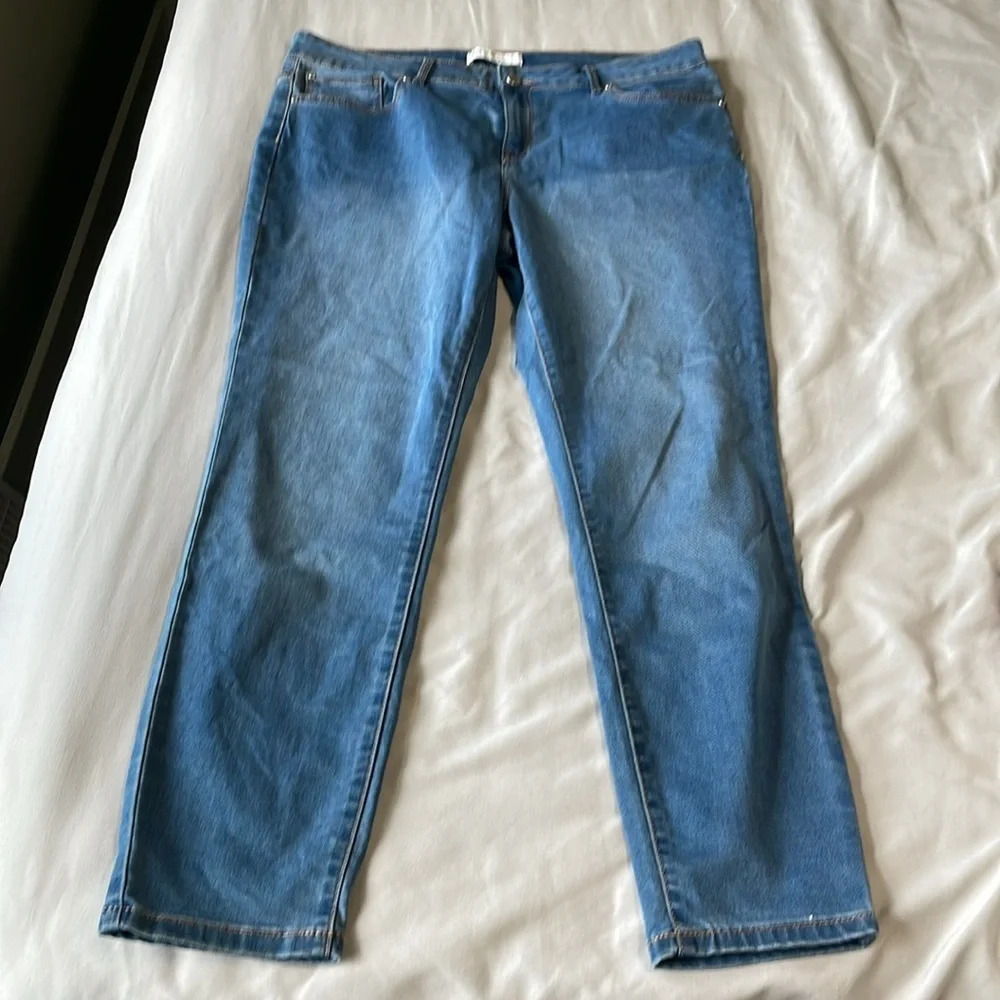 💰Denim & Co medium wash straight leg high rise jeans size 12 - Picture 5 of 7